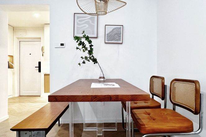 Spacious 1BR Apartment in Gubei with Terrace (L2)