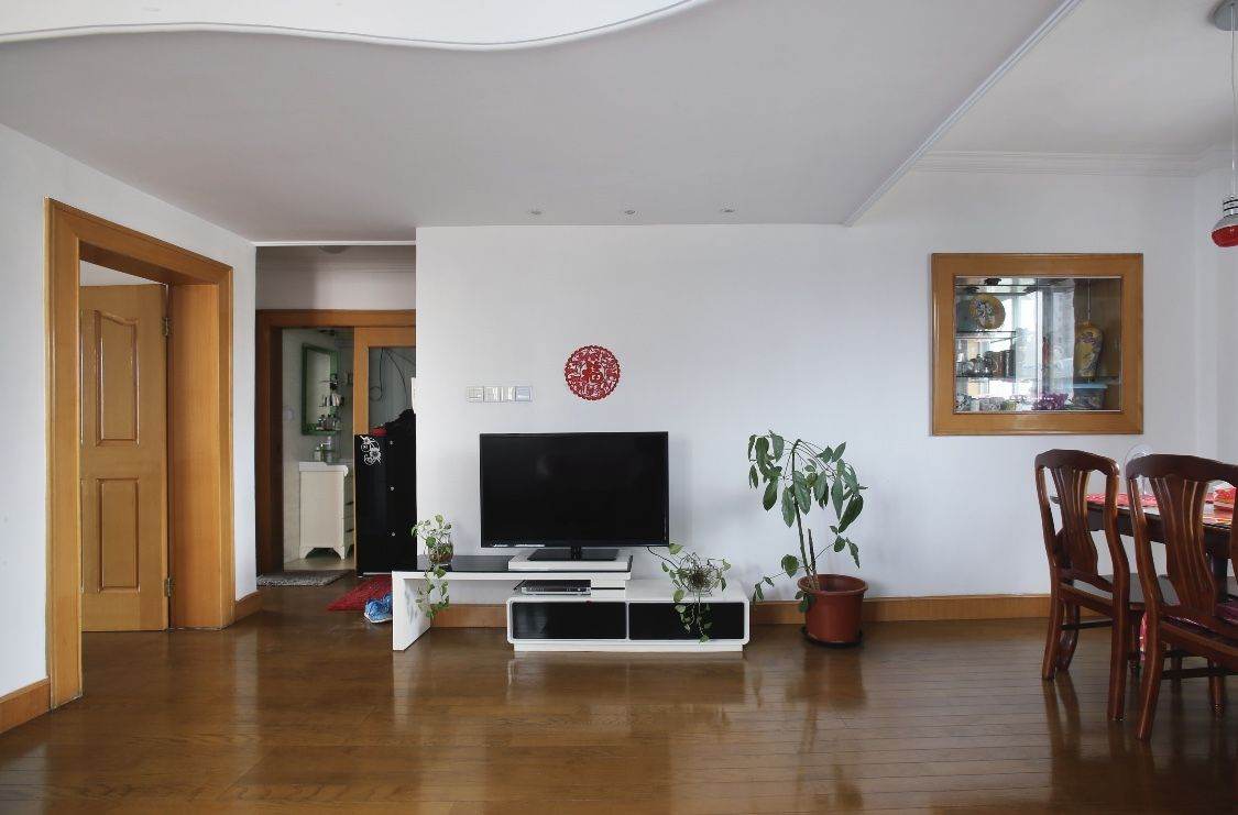 Housing image — Living Room