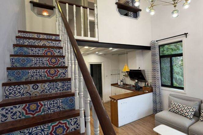 1BR Lane House near Middle Huaihai Rd Metro with Balcony (L13)