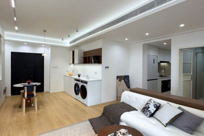 Spacious 1BR Apartment in Suzhou Creek / SH Railway Station (L13)