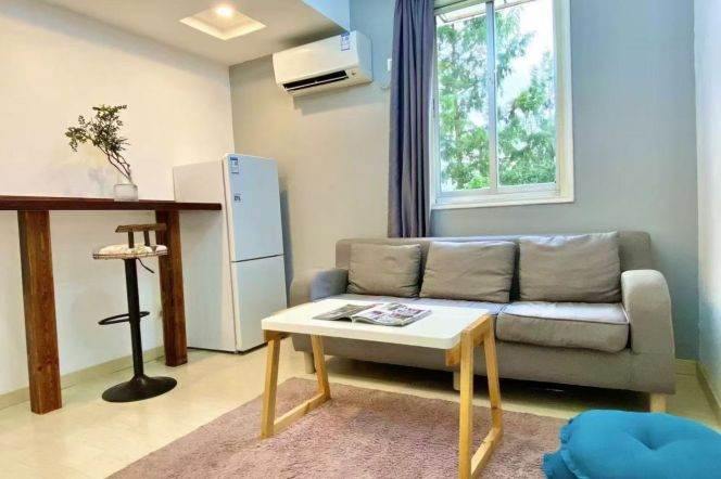 1BR Apartment in Jing'an with Green View (L7/L13)