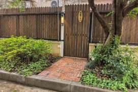 Short-Term Spacious 1BR Apartment in Old Xuhui with Private Garden