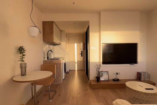 High-Floor 1BR Apartment at Tongji Garden