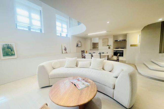 Spacious 2BR Apartment in Old Xuhui (L1/L10)