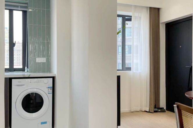 1BR Apartment in Jing'an (L2/L7/L14)