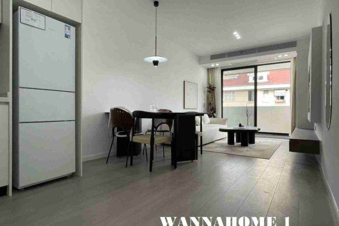 Bright Modern 2BR Apartment near Jiaotong University Metro