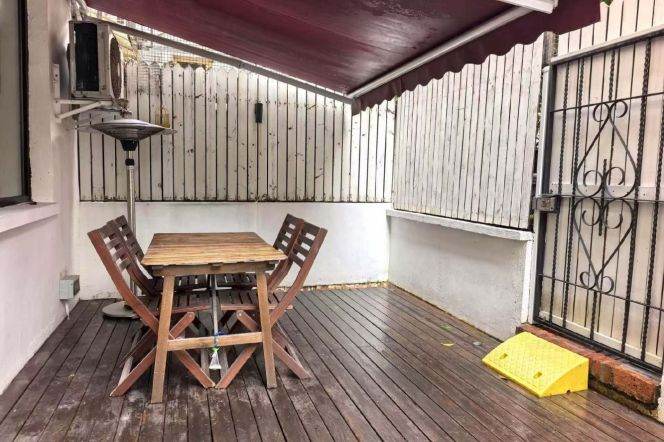Short-Term Spacious 1BR Apartment near Xujiahui Park with Terrace