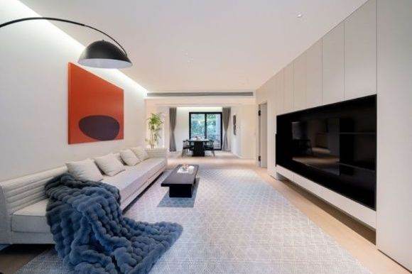 Modern 4BR Apartment at Ladoll International City with Green View (L2/L12/L13)