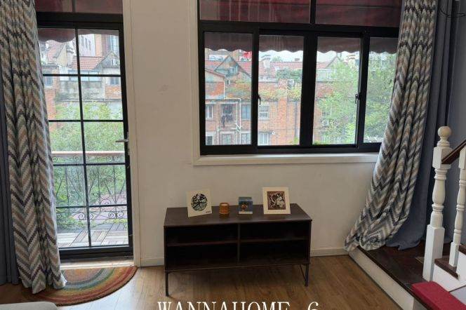 1BR Lane House near Middle Huaihai Rd Metro with Balcony (L13)