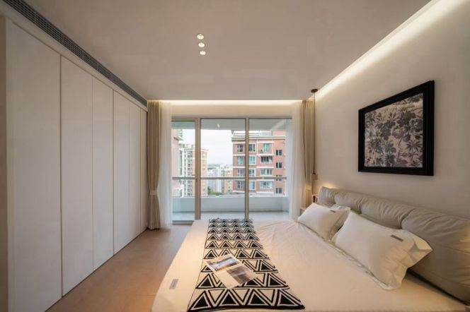 Bright Modern 3BR Apartment near Century Park (L18)