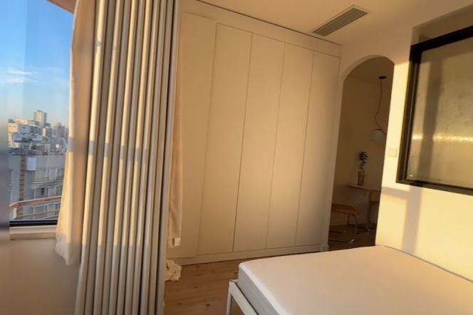 High-Floor 1BR Apartment at Tongji Garden