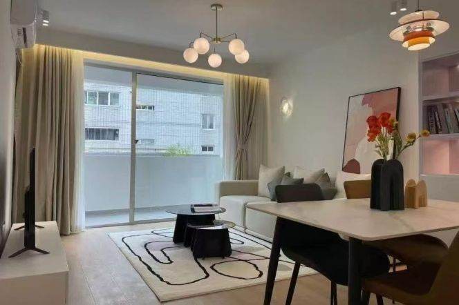 1BR Apartment near Jiangsu Rd Metro (L2/L11)