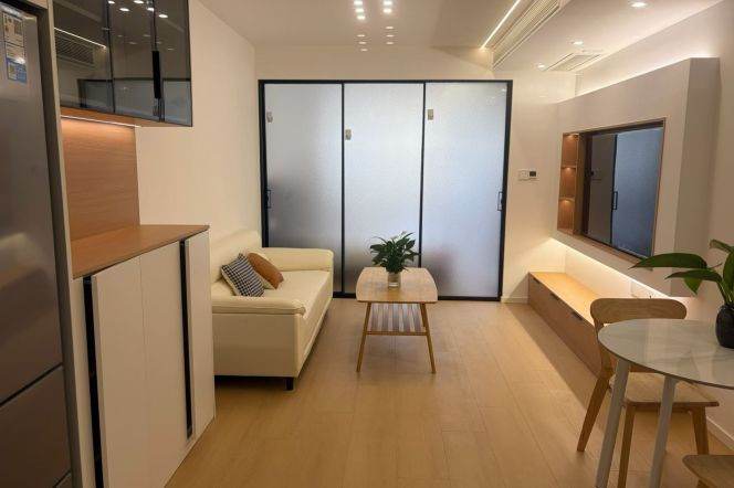 1BR Apartment in Jing'an