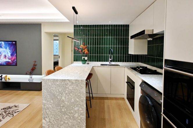 Open-Layout Bright 2BR Apartment in Jing'an