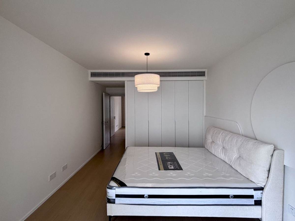 Housing image — Bedroom