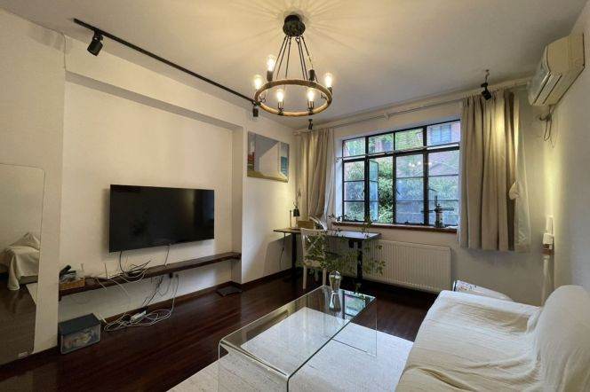 1BR Lane House near Shanghai Jiao Tong University with Green View (L10/L11)