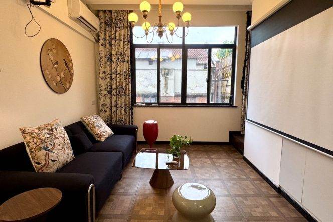 Bright 2BR Apartment in Old Xuhui