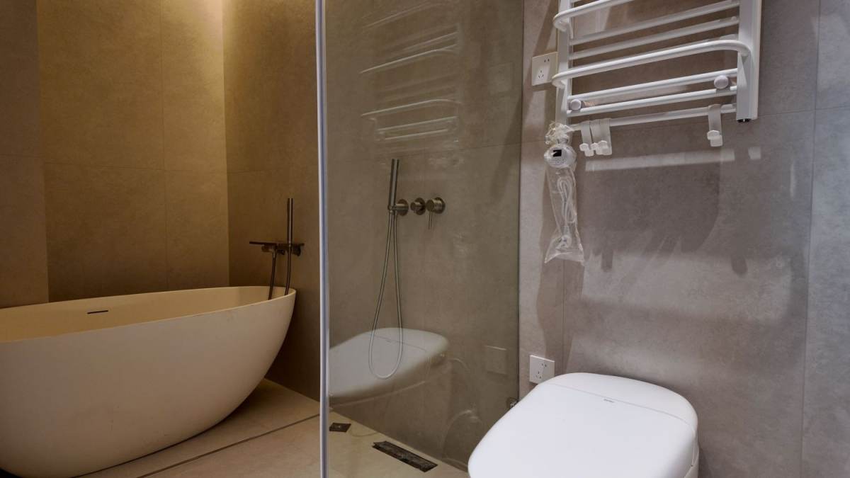 Housing image — Bathroom