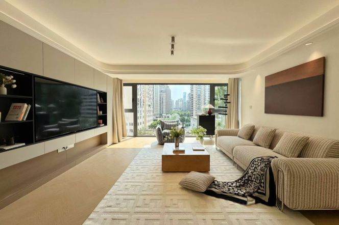 Bright Modern 4BR Apartment in Xintiandi (L8/L9)