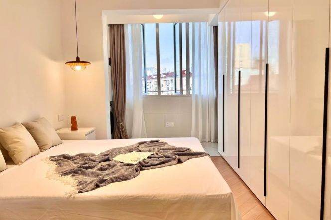 Bright Modern 1BR Apartment near Zhongshan Park