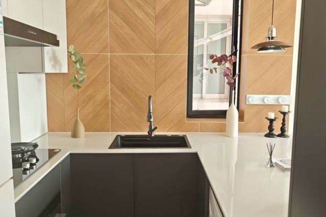 High-Floor Spacious 1BR Apartment at Wuzhong Building (L1/L7/L10)