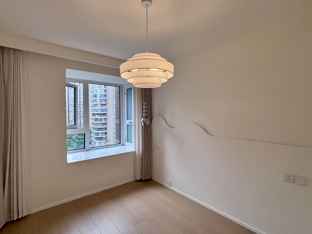 Housing image — Bedroom