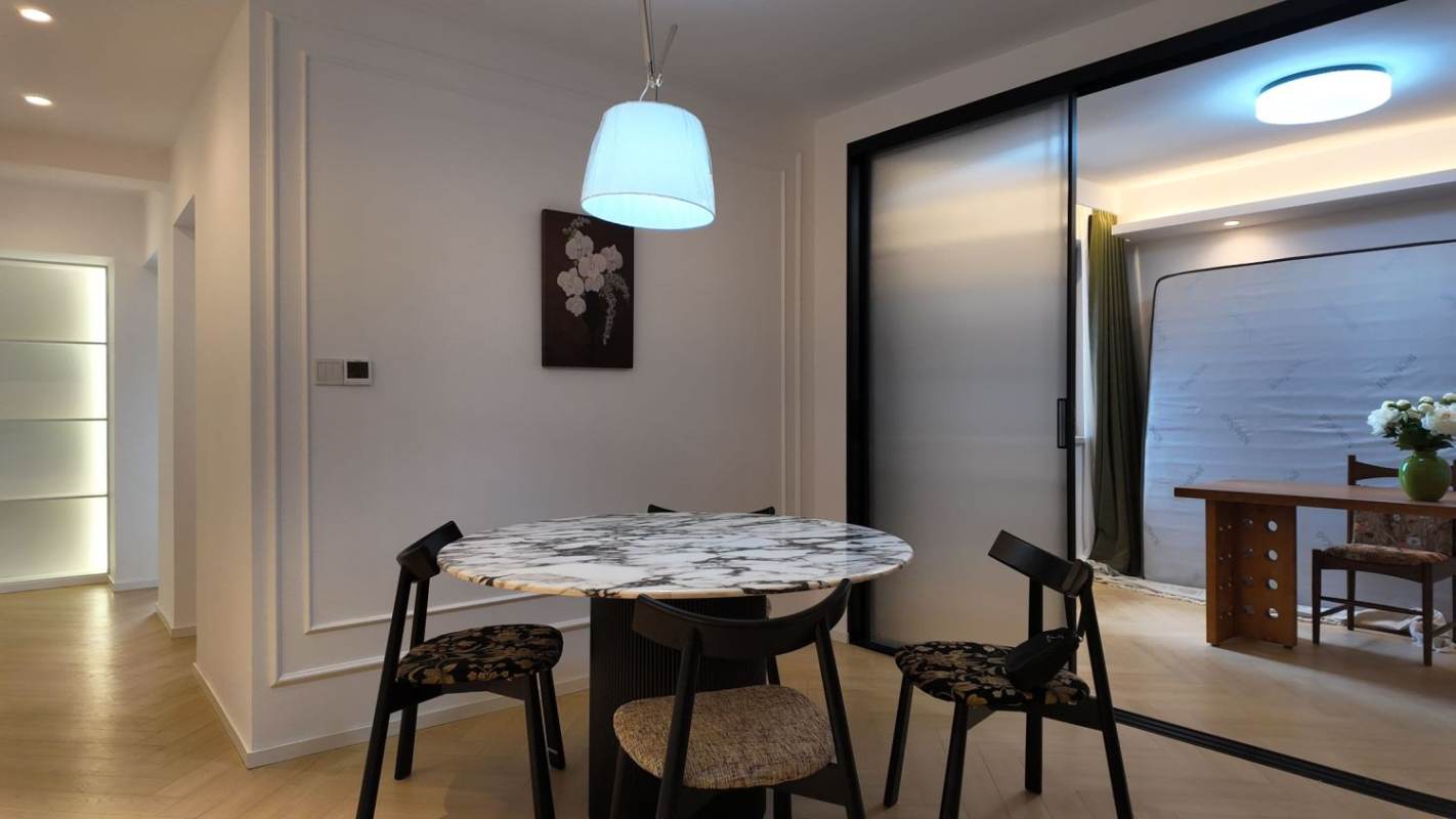 Housing image — Dining Area