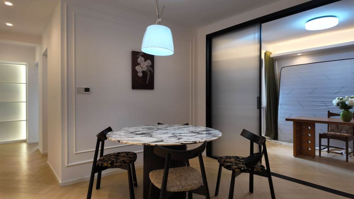Housing image — Dining Area