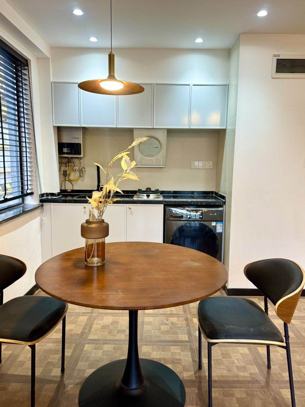 Housing image — Dining Area
