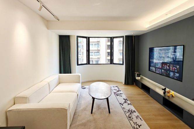 Open-Layout Bright 2BR Apartment in Jing'an