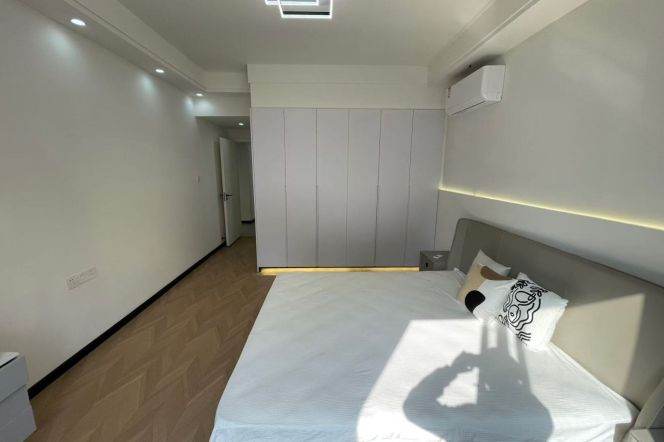Spacious 3BR Apartment in Jing'an (L7/L13/L14)