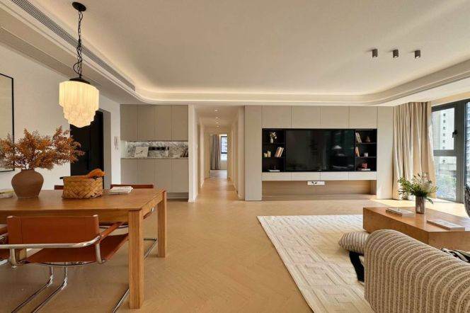 Bright Modern 4BR Apartment in Xintiandi (L8/L9)