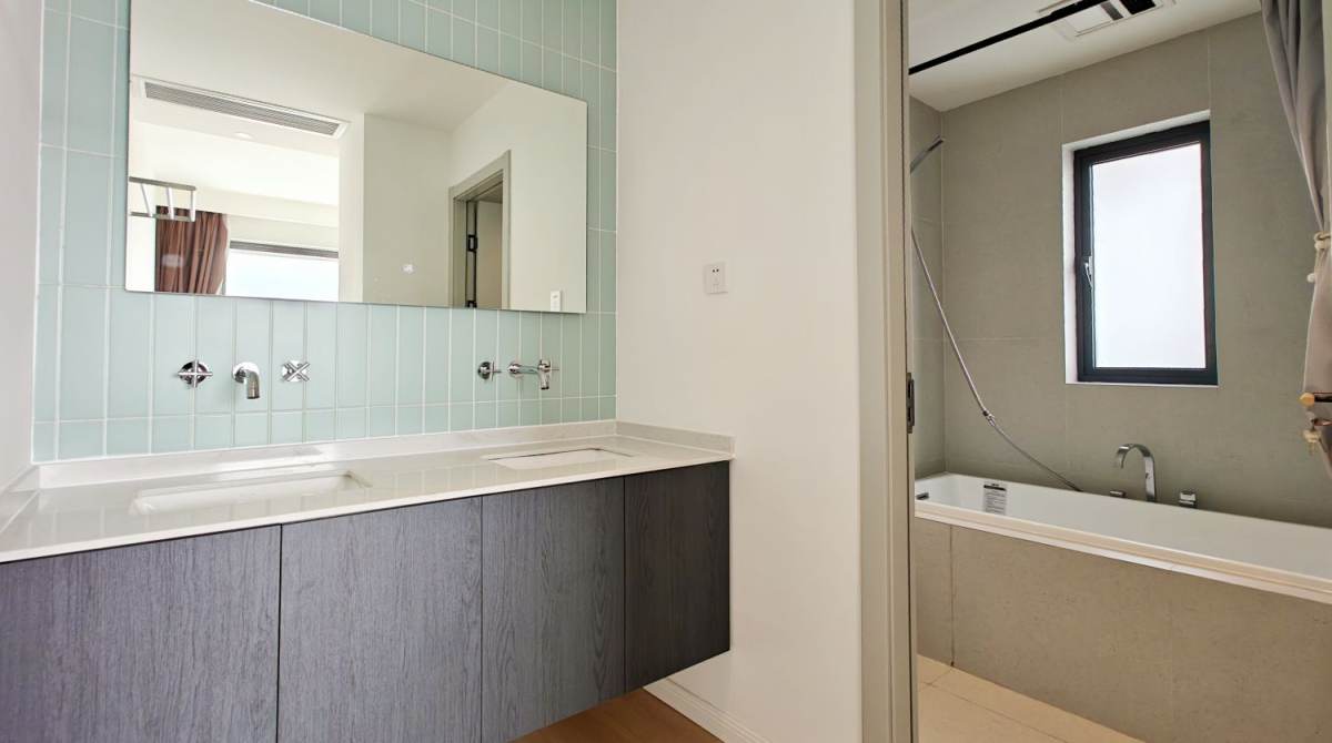 Housing image — Bathroom