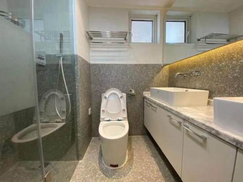 Housing image — Bathroom