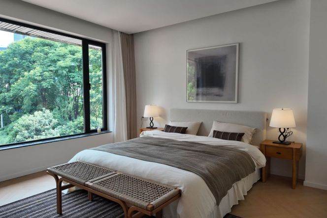 Spacious Bright 2BR Heritage Apartment near Nanjing Xi Lu with Green View (L2/L12/L13)