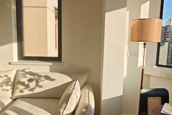 High-Floor Spacious 1BR Apartment at Wuzhong Building (L1/L7/L10)