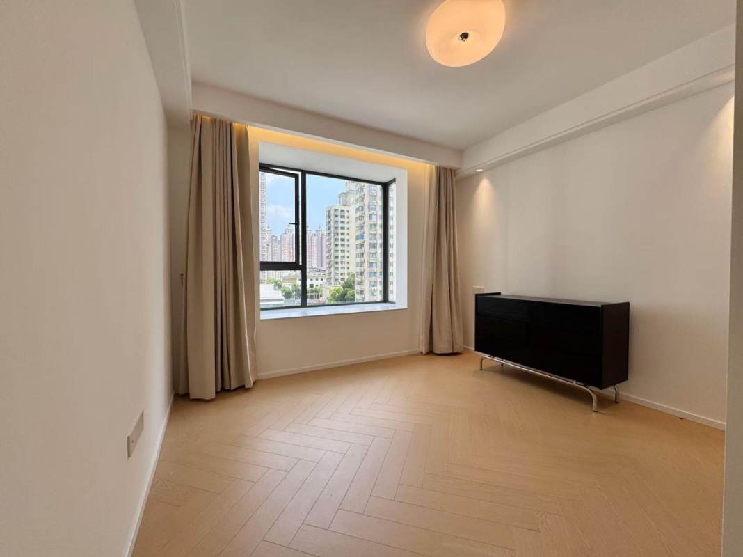 Housing image — Bedroom