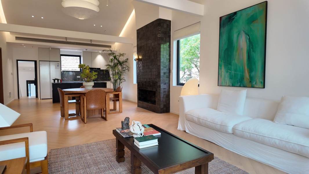 Housing image — Living Room