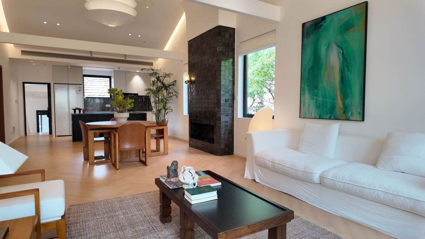 Housing image — Living Room