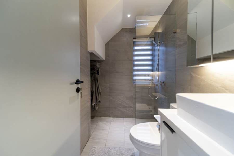 Housing image — Bathroom