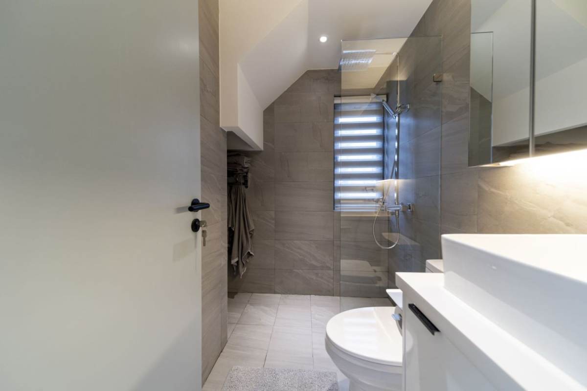 Housing image — Bathroom