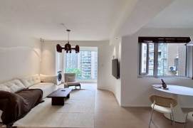 Modern Bright 3BR Apartment in Jing'an (L13/L14)