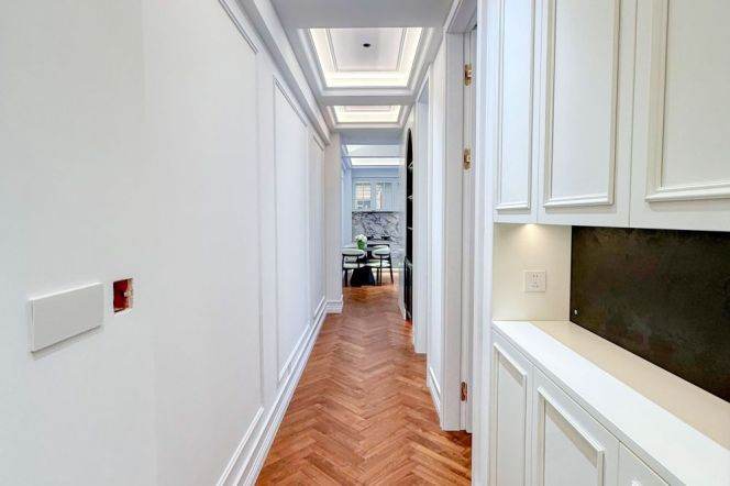 High-Ceiling Bright 2BR Heritage Apartment near Middle Huaihai Rd Metro (L1/L14)