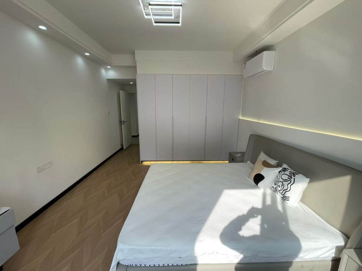 Housing image — Bedroom