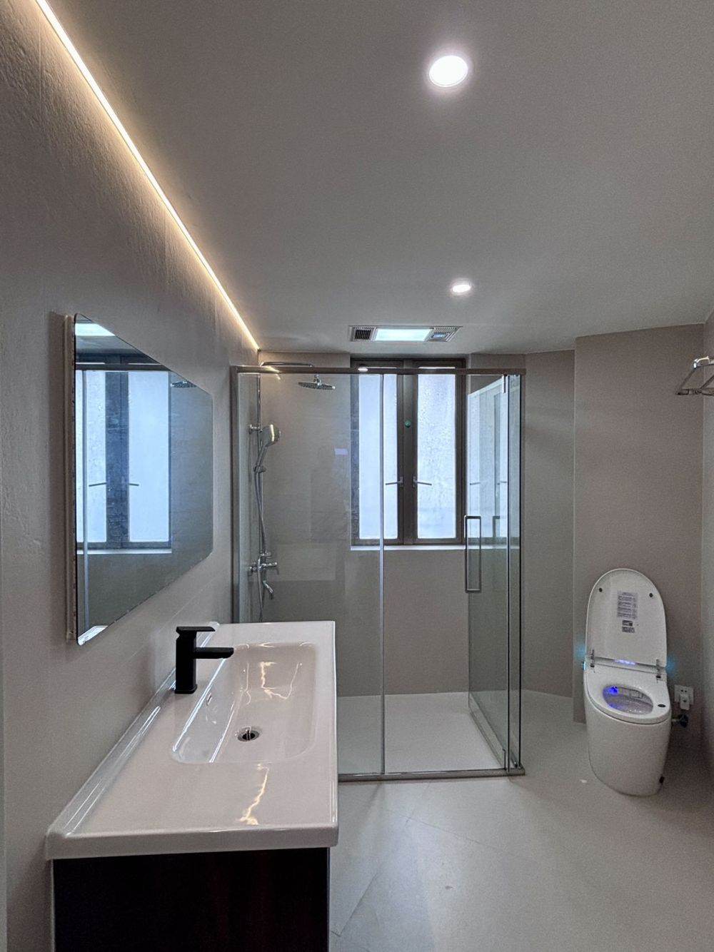 Housing image — Bathroom