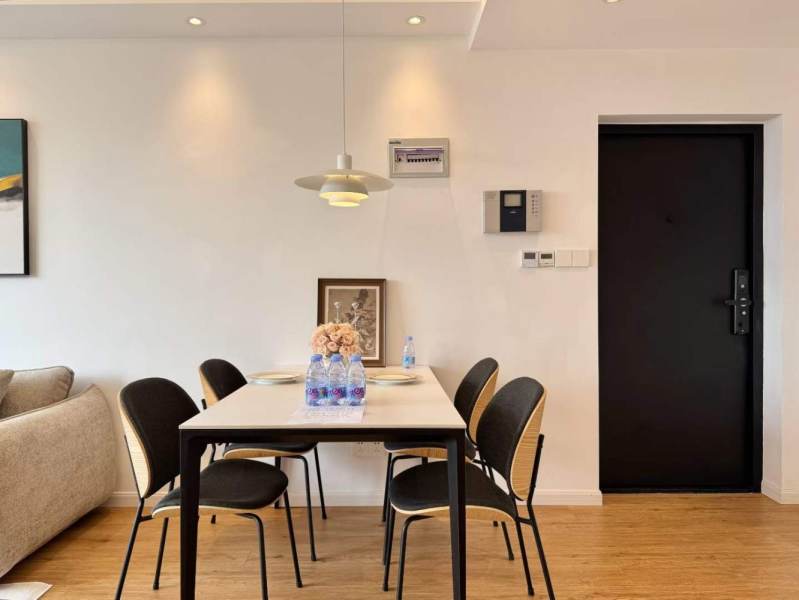 Housing image — Dining Area
