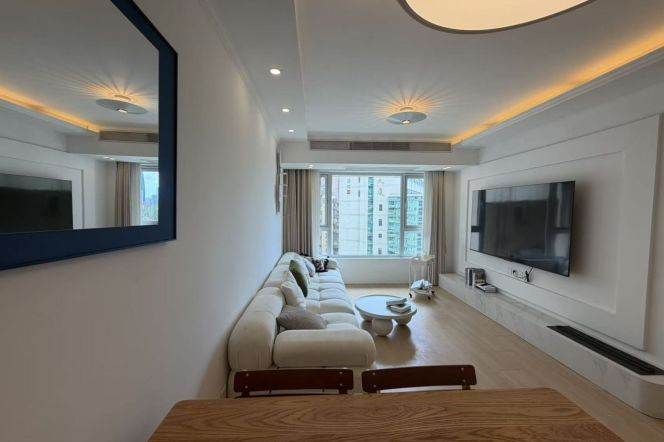 Bright Open-Layout 2BR Apartment in Jing'an