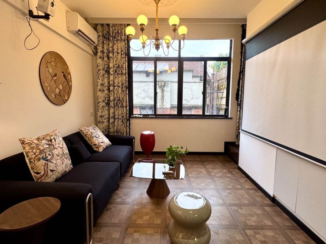 Housing image — Living Room