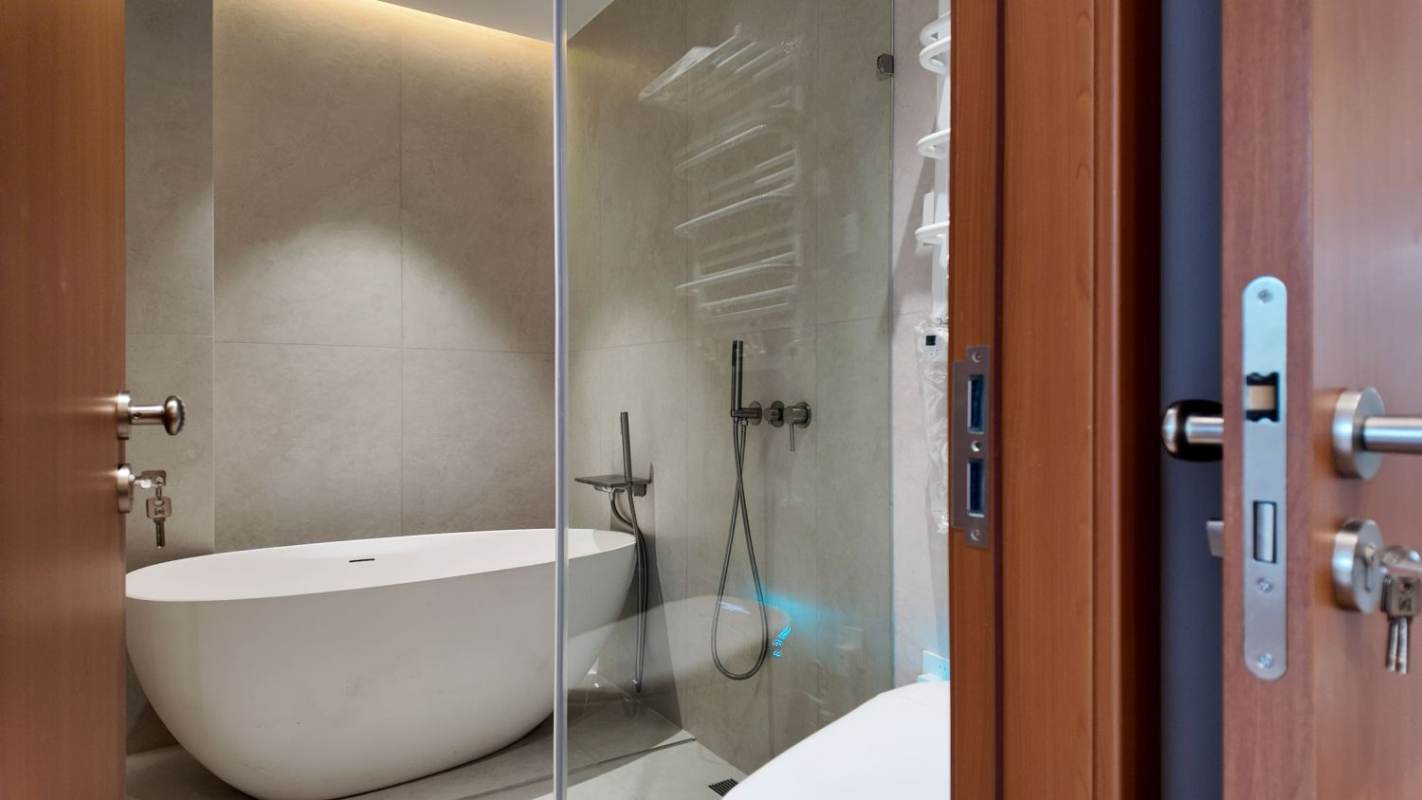 Housing image — Bathroom
