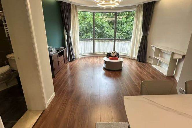 2BR Apartment near West Yan'An Rd Metro